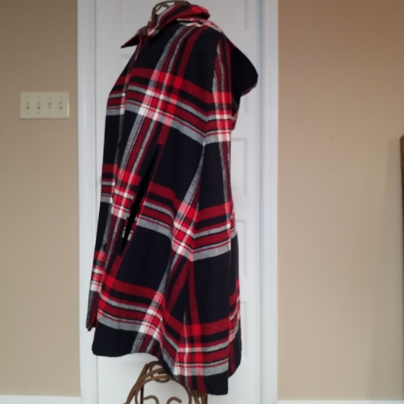 Plaid Cape with detachable hood - Picture 2 of 7